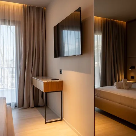 Отель South Marina 4*